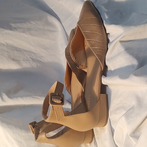 Express faux leather pointy flat - Picture 3 of 7